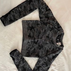 ADAPT CAMO SEAMLESS LONG SLEEVE CROP TOP